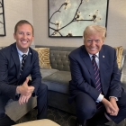 Omul de încredere al lui Trump s-a născut în URSS. Documente obținute de jurnaliști dezvăluie originile reale ale consilierului-cheie
