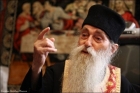 Parintele Papacioc: „Sa nu ne pierdem mintea plangand pe morti, ci sa-i pomenim la infricosatele taine si sa facem milostenie in numele lor" 