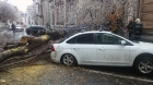 POLEI în Capitală: Pompierii din Bucureşti şi Ilfov au intervenit în peste 1.800 de cazuri. Peste 220 de maşini au fost avariate