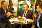 Ponta, la o țuică, face lobby turistic pentru Arad și, implicit, pentru liberalul Falcă 