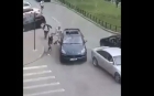 Răfuială interlopă în mijlocul intersecţiei cu maşini atacate cu bâtele în Craiova
