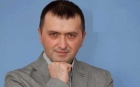 Replica la taierea porcilor: Un primar din judeţul Galaţi vrea să înfiinţeze o asociaţie pentru protecţia drepturilor râmelor