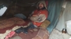 Revoltător. Un bărbat fără picioare din Iasi este ţinut de familie intr-un coteț