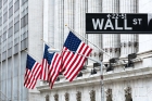 Revoluția tăcută din lumea băncilor și finanțelor: Trump lovește cu tarife, capitalul global contraatacă cu inovație
