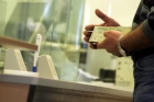 Românii s-au îndatorat la bănci ca să-şi cumpere televizoare şi frigidere