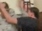 Scene de o violență extremă, în bar. Un tânăr a fost bătut până la inconștiență