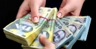 Se dau bani de la stat: 5.000 de lei de persoana. Banii intra pe card de 1 Decembrie