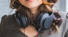 Soluțiile pentru a scăpa de "viermele auditiv": Ce se întâmplă când nu-ți iese din cap o melodie