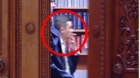 Sorin Grindeanu încalcă legea în Parlament! A fost surprins cu tigara in gura fumând intr-un loc interzis