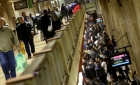 Un bărbat a fost bătut și înjunghiat în stația de metrou Unirii din Capitală