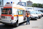 Un bărbat a murit, iar fiul său a fost rănit după ce au căzut într-o râpă, de la o înălţime de 10 metri