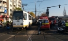 Un controlor RATB a fost înjunghiat în staţia de tramvai