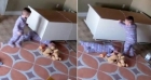 Un copil de doi ani, strivit de un dulap in timp ce se juca! Cum l-a salvat fratele sau geaman VIDEO