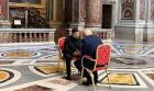 Un specialist în citirea pe buze dezvăluie ce i-ar fi spus Zelenski lui Trump la funeraliile Papei, în prima lor întâlnire după confruntarea din Biroul Oval
