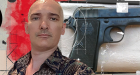 Unul dintre cei mai controversați anticari a fost găsit împușcat în casă