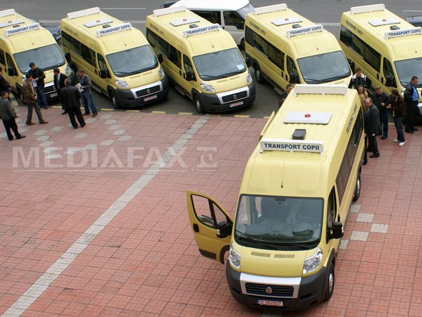 209 permise reţinute de poliţişti în urma controalelor la transportatorii de persoane şi elevi