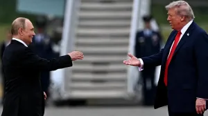 Întâlnire în trei la final de an pentru a se stabili ierarhiile globale: Donald Trump, Xi Jinping si Vladimir Putin se așează la aceeași masă a APEC