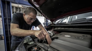 Șoferul care așteaptă din decembrie piese de schimb pentru Dacia Spring: