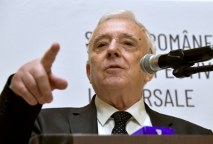 1 euro se vinde cu peste 5,3 lei. Cât de mult s-ar putea deprecia moneda națională dacă România intră în „junk