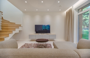 3 întrebări la care să îți răspunzi înainte să cumperi un smart tv nou