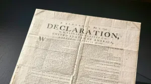 A deschis un document uitat într-o arhivă și a încremenit: Descoperire istorică la 250 de ani de la independența SUA. Doar 11 exemplare mai există
