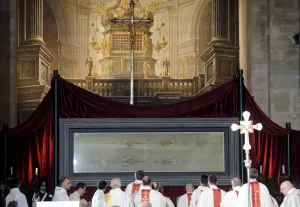 A fost învelit Iisus în pânza misterioasă din Catedrala Sf Ioan? O analiză ADN surprinzătoare dezvăluie locul de origine al Giulgiului din Torino