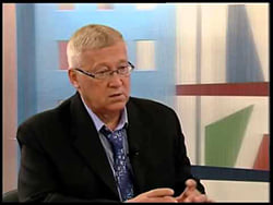 Acest om a demonstrat că moartea poate fi anulată printr-un cuvânt. Cu o lună înainte de Premiul Nobel, el este mort. Coincidență?
