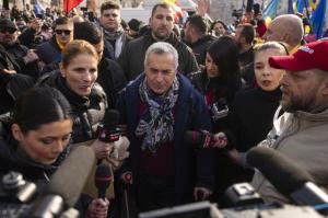 Analiză: Se forțează un transfer de voturi din zona suveranist-legionară a lui Călin Georgescu spre PSD via Anca Alexandrescu
