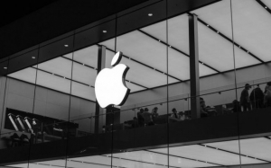 Angajaţii Apple nu sunt de acord cu noul program de muncă al companiei