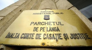 Băiatul de 16 ani care și-a înjunghiat profesoara le-ar fi spus colegilor că vrea să o omoare - detalii din ancheta procurorilor