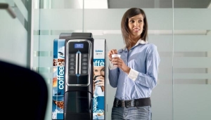 Cafeaua de la automat e o bombă bacteriologică: Analizele de laborator din București au socos la iveală că licoarea are mii de bacterii patogene