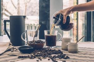 Cafeaua viitorului nu mai fierbe apa. Experimentul care poate schimba espresso-ul clasic
