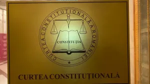 CCR ține de șase luni în sertar sesizarea privind suspendarea permisului pentru amenzi neplătite. Guvernul aplică între timp o măsură vulnerabilă constituțional
