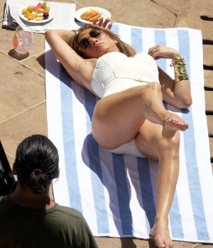 Ce dietă strictă are Jennifer Lopez pentru silueta de invidiat. Artista de 56 de ani sfidează orice bazaconii sustin nutritionistii