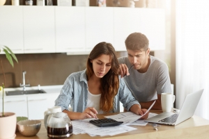 Ce poți face atunci când rămâi fără bani înainte de salariu?