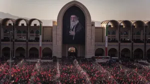 Ce semnificație are steagul roșu de la înmormântarea liderului suprem iranian: semnal de îngrijorare pentru Trump
