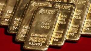 China stochează imense cantitati de aur pentru a reduce dependența de dolar si vinde masiv bonuri de trezorerie americane!