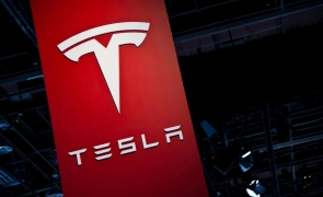 Cine o sa mai salveze Planeta: Tesla recheamă în service peste un milion de autovehicule!