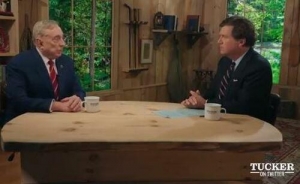 Colonelul MacGregor îi explică lui Tucker Carlson de ce războiul din Ucraina trebuie să înceteze:
