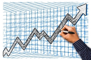Comisia Europeană a revizuit în scădere estimările privind creşterea economiei româneşti în 2021-2023