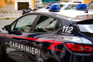 Cum a plănuit o româncă din Italia moartea vecinului: