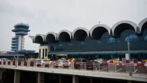 Cum ar fi dispărut cei 700.000 de euro confiscați în Vama Otopeni: sacul cu bani, tăiat pe dedesubt și cusut la loc, fără ca sigiliul să fie atins
