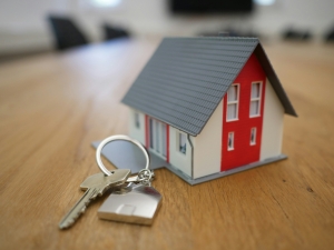 Cum să alegi o agenție imobiliară în Cluj: criterii și sfaturi
