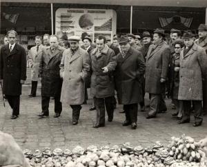Dezvăluiri CNSAS despre cum ajungeau produsele stricate pe masa românilor în Epoca de Aur, după ce erau refuzate la export

