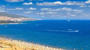 După trecerea la euro si scumpiri în lanț, Bulgaria are probleme tot mai serioase: Turiștii români au început să evite litoralul bulgăresc și se înregistrează un exod masiv