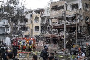 E prăpăd: Armata israeliană ascunde amploarea reală a pierderilor după violentele atacuri cu rachete hipersonice iraniene