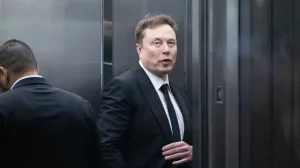 Elon Musk: Inteligența artificială ar putea depăși inteligența întregii omeniri în aproximativ cinci ani
