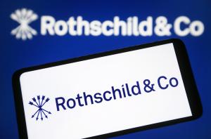 Familia Pavăl de la Dedeman, care a cumpărat reţeaua Carrefour a fost consiliateă de celebra bancă de investiţii Rothschild & Co
