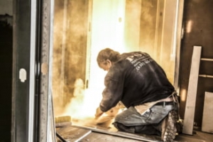 Femeie din Bucuresti amendata pentru ca i-a reclamat pe vecinii care isi renovau apartamentul facand