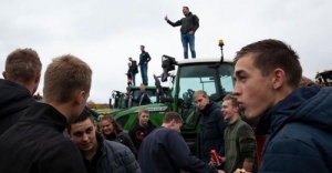 Fermierii polonezi au spart vagoanele cu grâu din Ucraina și le-au vărsat pe șinele de cale ferată